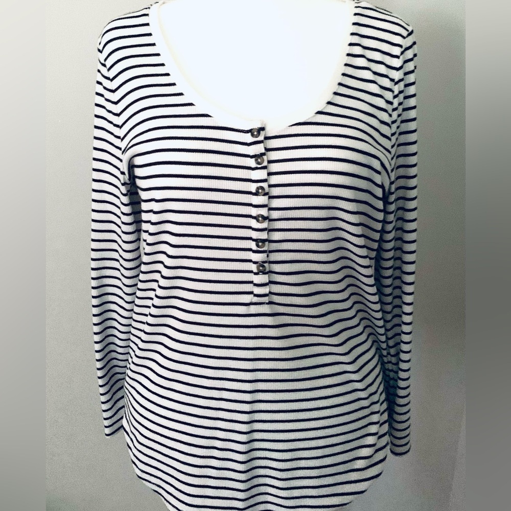 Black & White Striped Long Sleeve Tee/Sz XL